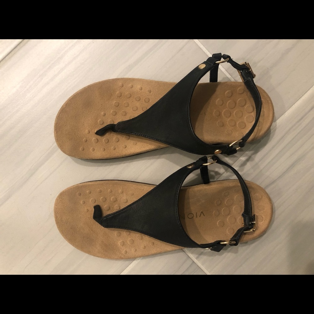 Vionic Kirra sandals